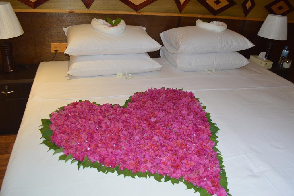 Siesta Beach Hotel Maafushi Eksteriør billede
